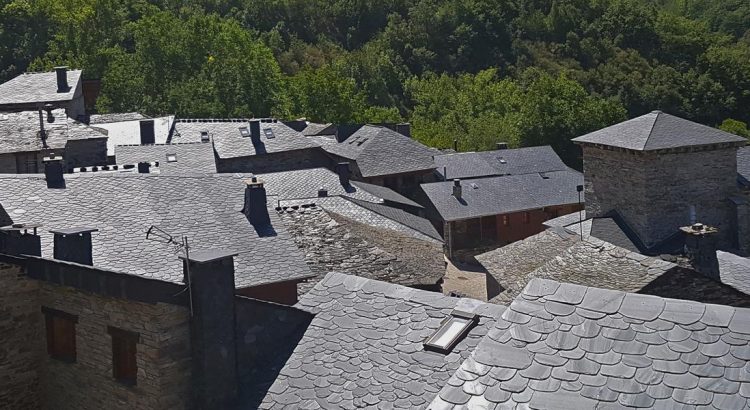 Guía de viaje con 12 pueblos de León para visitar durante los 12 meses de 2026