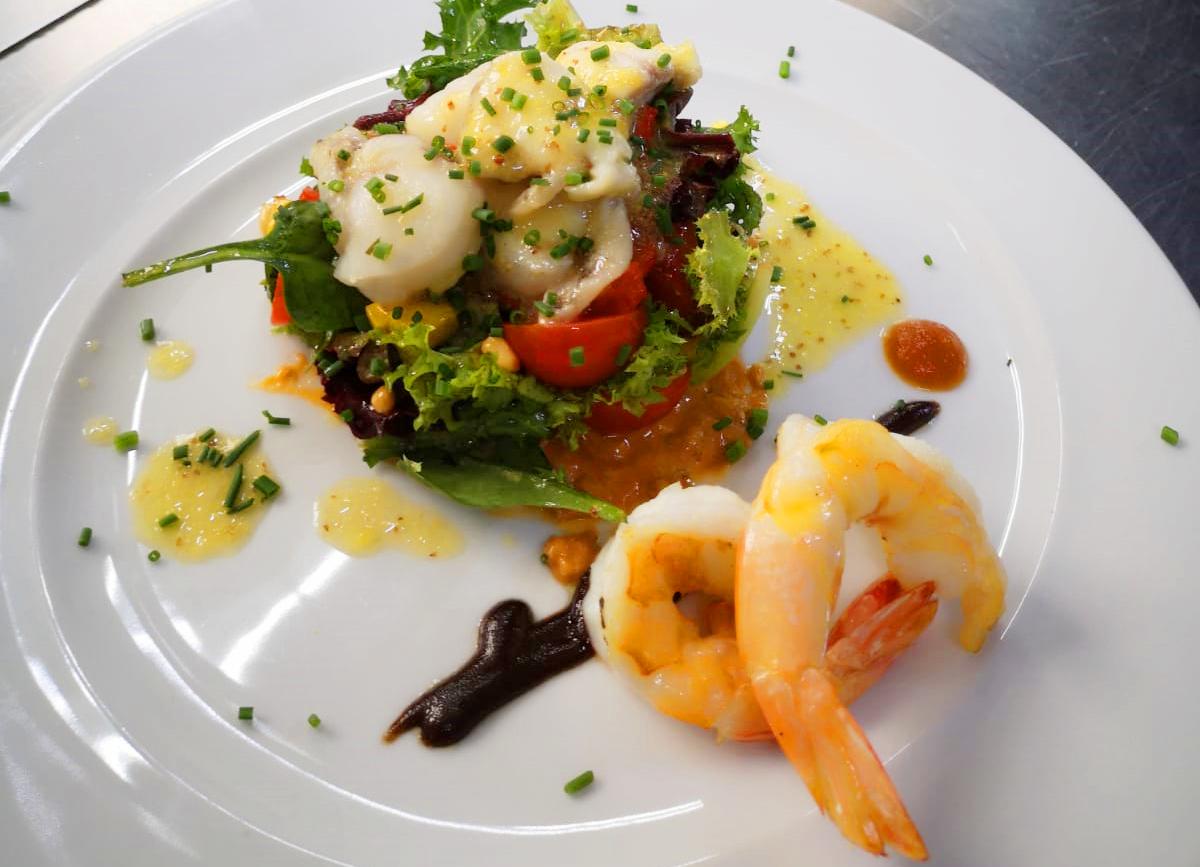 Platos de alta cocina y productos típicos de la gastronomía leonesa para banquetes de boda