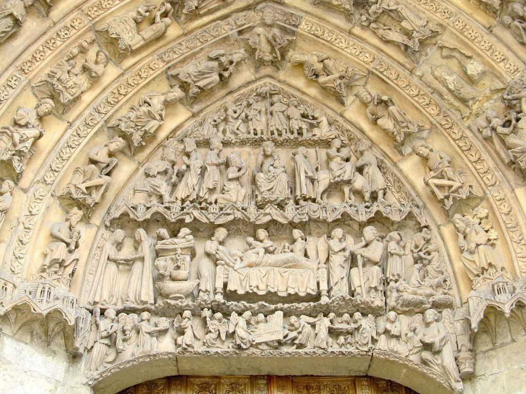 Belén gótico en la Puerta de San Juan de la Catedral de León