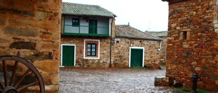 Castrillo de los Polvazares labrado en piedra, pueblo con encanto de la provincia de León en la comarca de La Maragatería.