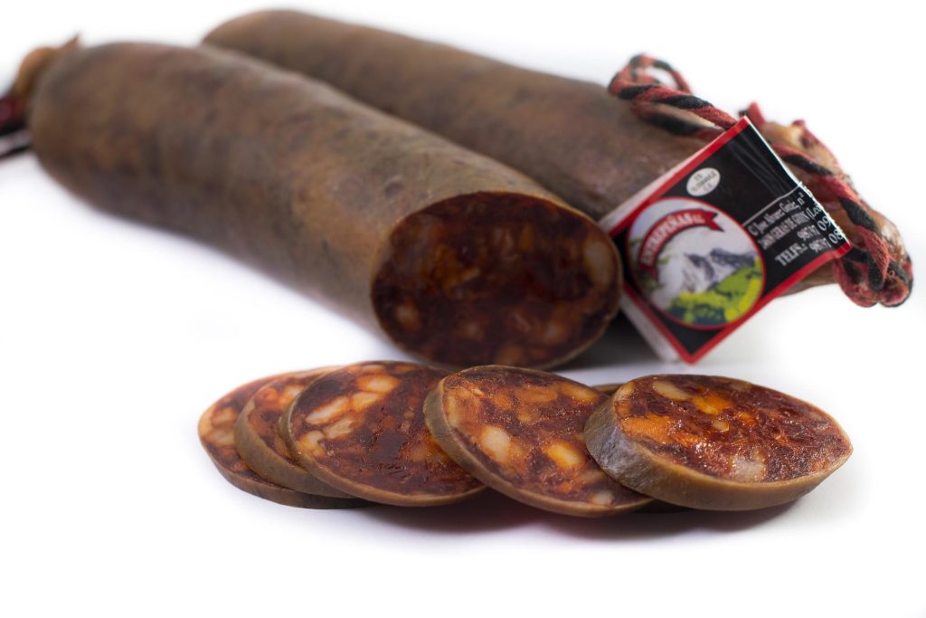 Chorizo de León Entrepeñas curado en forma de corra o herradura