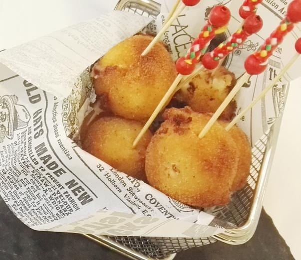 Croquetas caseras de queso de Valdeón, idea de aperitivo navideño con productos típicos de León