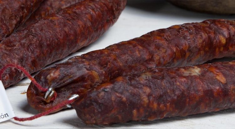 Chorizo de León artesanal, embutidos tradicionales de León con Marca de Garantía