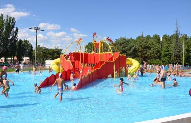 Instalaciones acuáticas y parque acuático El Mundo del Agua en Valencia de Don Juan, León