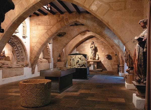 Obras de arte sacro en el Museo Catedralicio Diocesano en la Catedral de León
