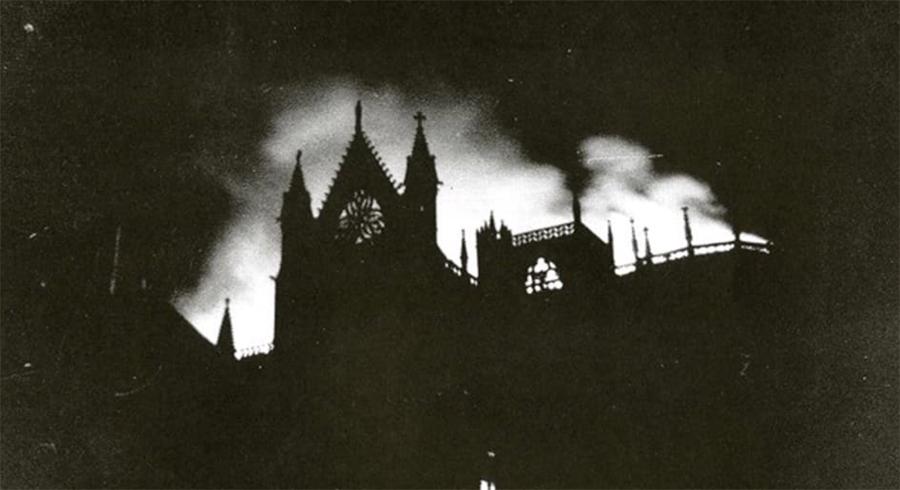Origen del incendio de la catedral de León de 1966 provocado por un rayo en la cubierta