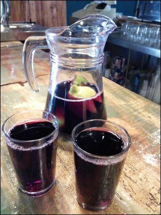 Tomar limonada y tapas gratis en el Barrio Húmedo disfrutando de la gastronomía en la Semana Santa de León 2019