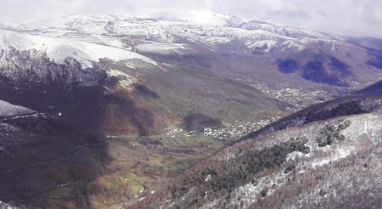 Paisaje natural de la Reserva de la Biosfera del Valle de Laciana en la provincia de León