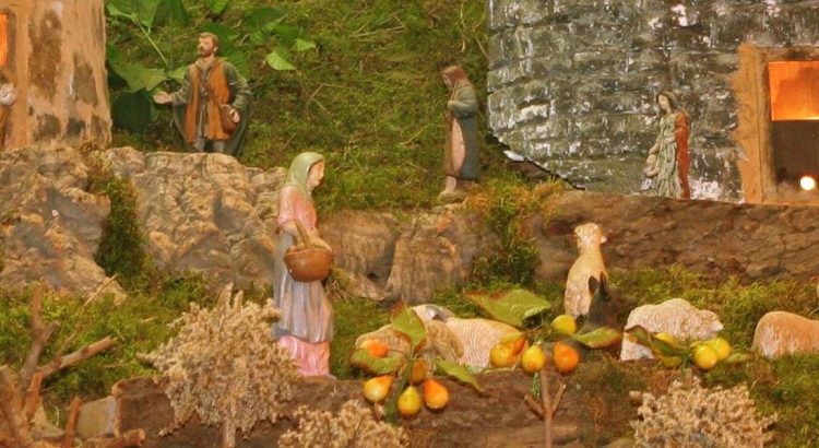 Ruta por los mejores belenes de León con el nacimiento tradicional y la Catedral de León de fondo