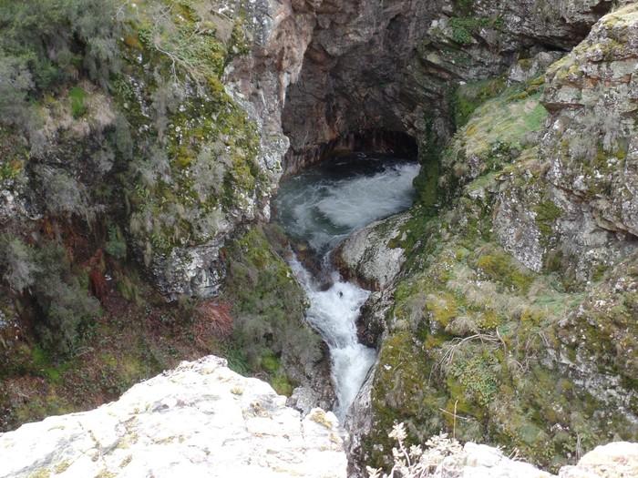 Ruta de senderismo desde San Facundo hasta el Pozo de las Ollas en el Bierzo León